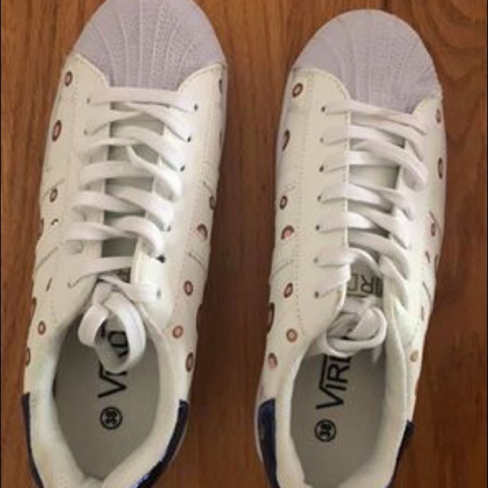 Women’s shoes